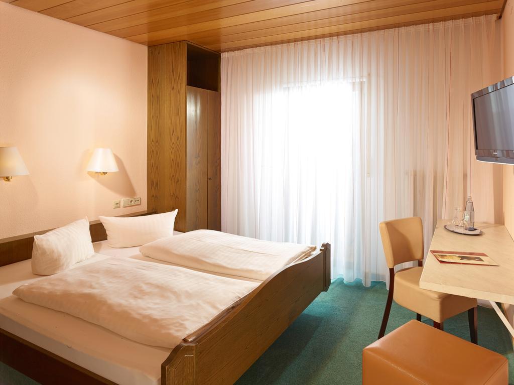 Hotel Loesch Pfaelzer Hof Romerberg Ngoại thất bức ảnh